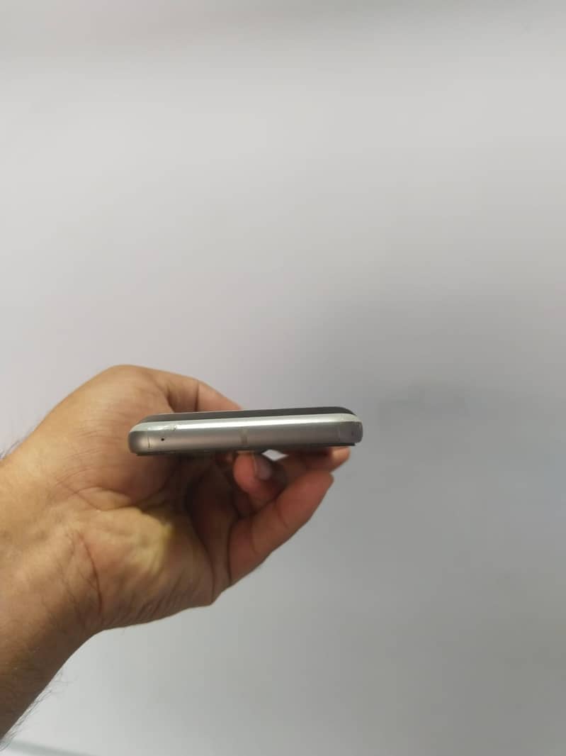 Google Pixel 8 3