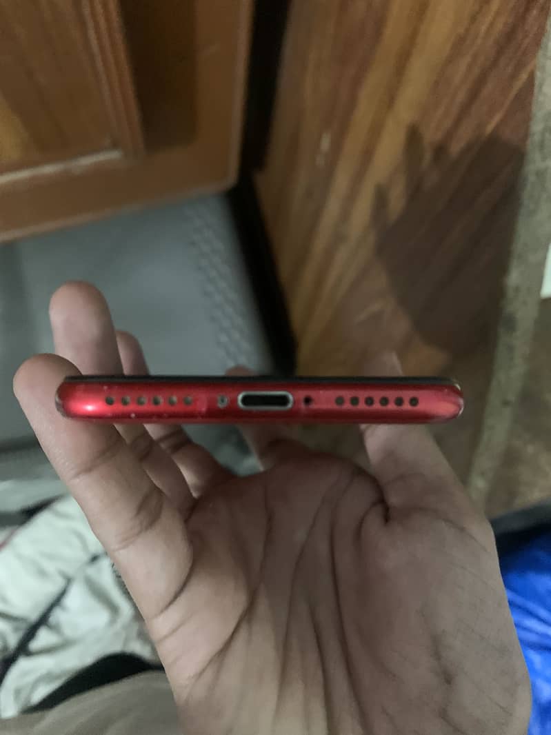 Apple iPhone 8 3