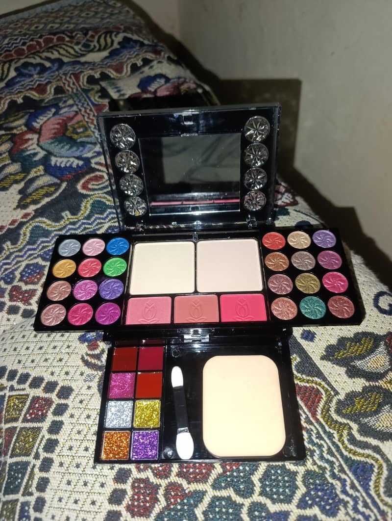 Makeup kit 3