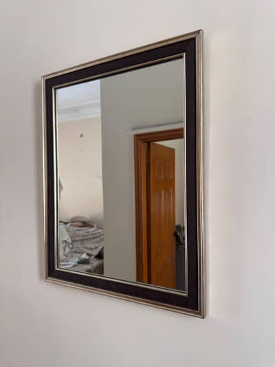 Wall hanging mirror