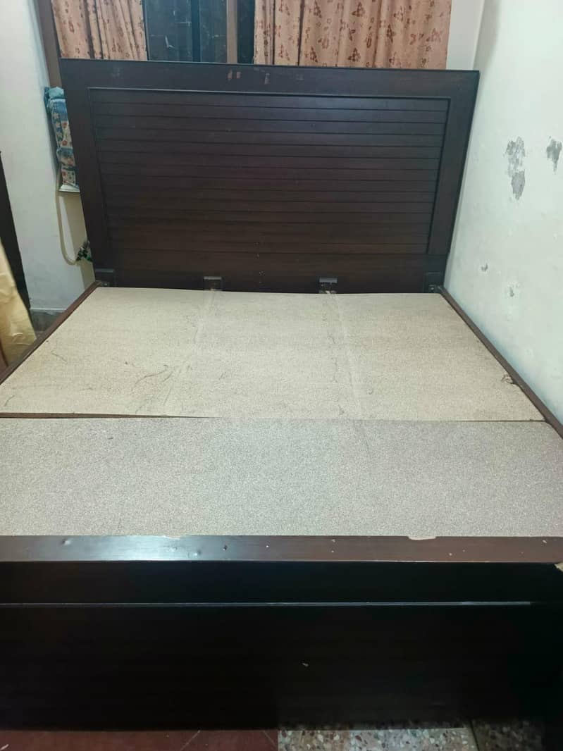 King size bed 1