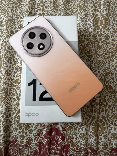 OPPO Reno12 F