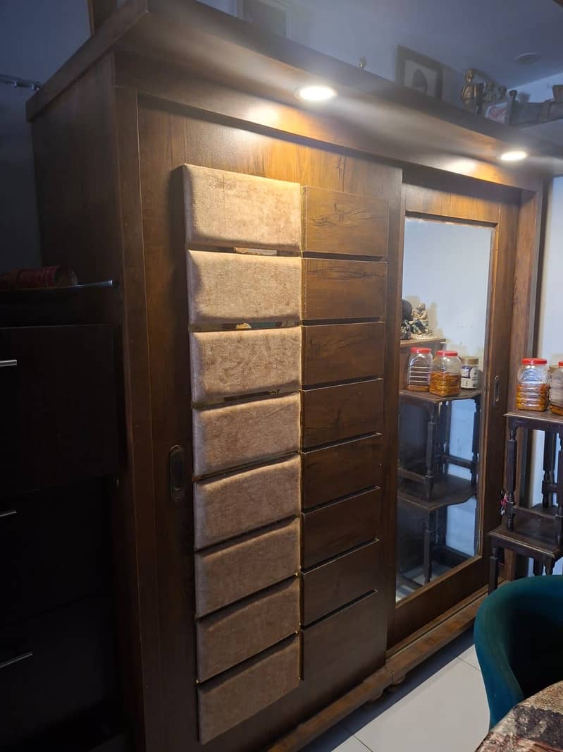 Sliding wardrobe 0