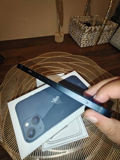 Apple iPhone 13 JV