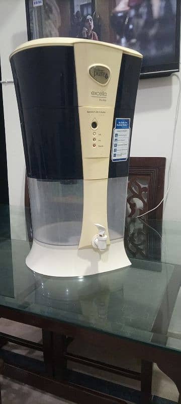 9-Liter Water Purifier in excellent condition for sale: