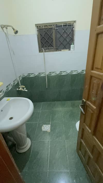 2 Bedrooms 2 Bath 2nd Floor for Rent Opposite Macdonald
