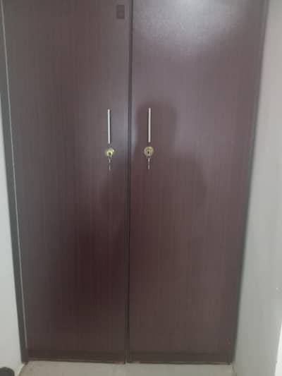 wardrobe in excellent condition