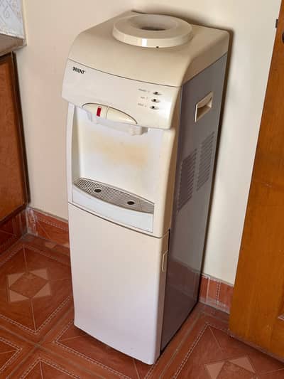 Orient water dispenser