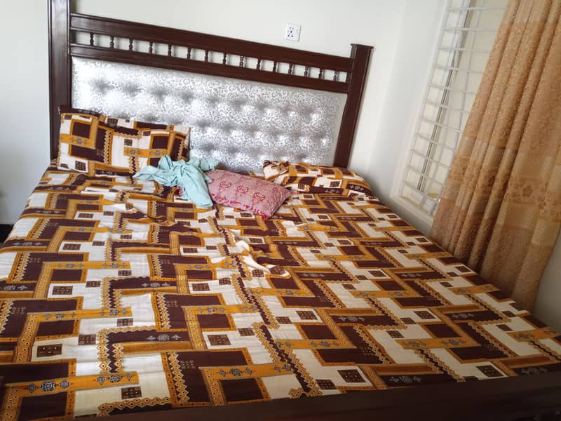 king bed 1