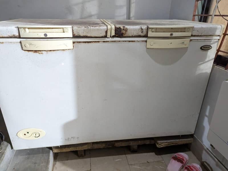 refrigerator 0