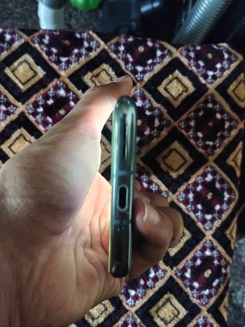 One Plus 10 Pro 4