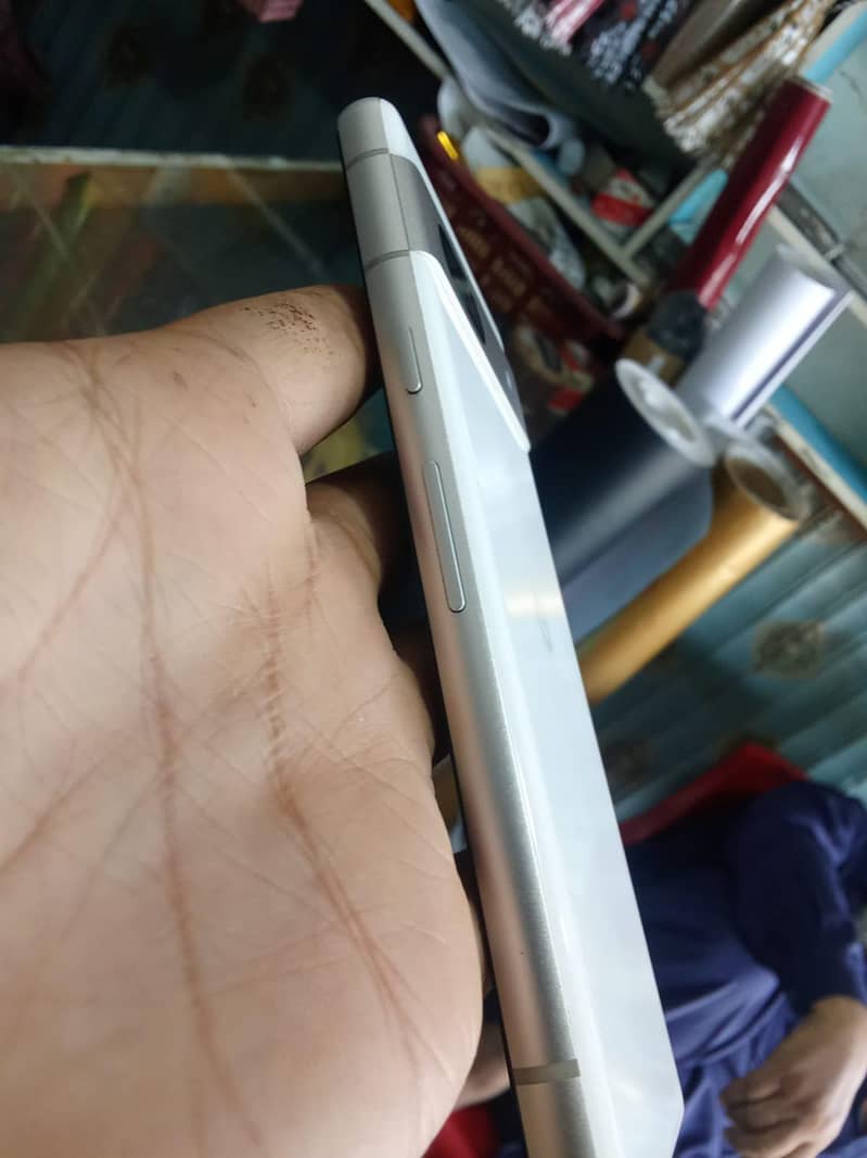Google Pixel 7a 5