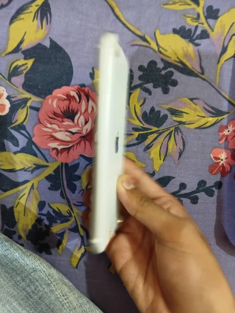 Apple iPhone SE final price 1