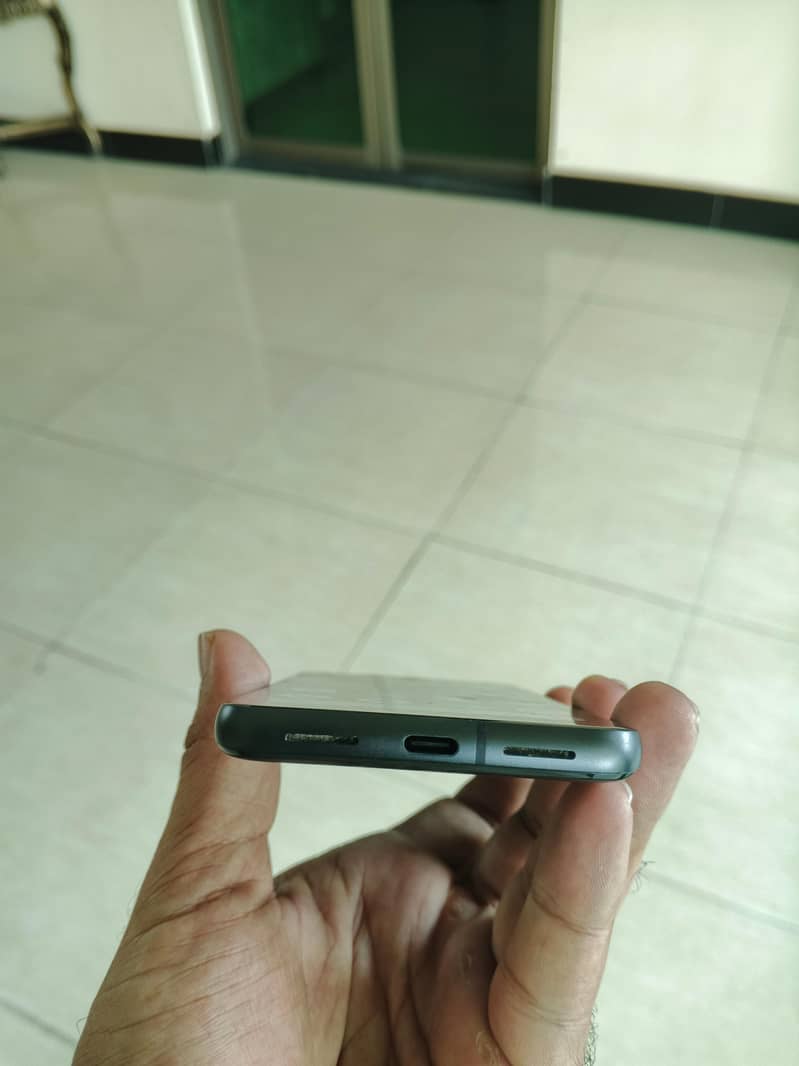 Google Pixel 8 4