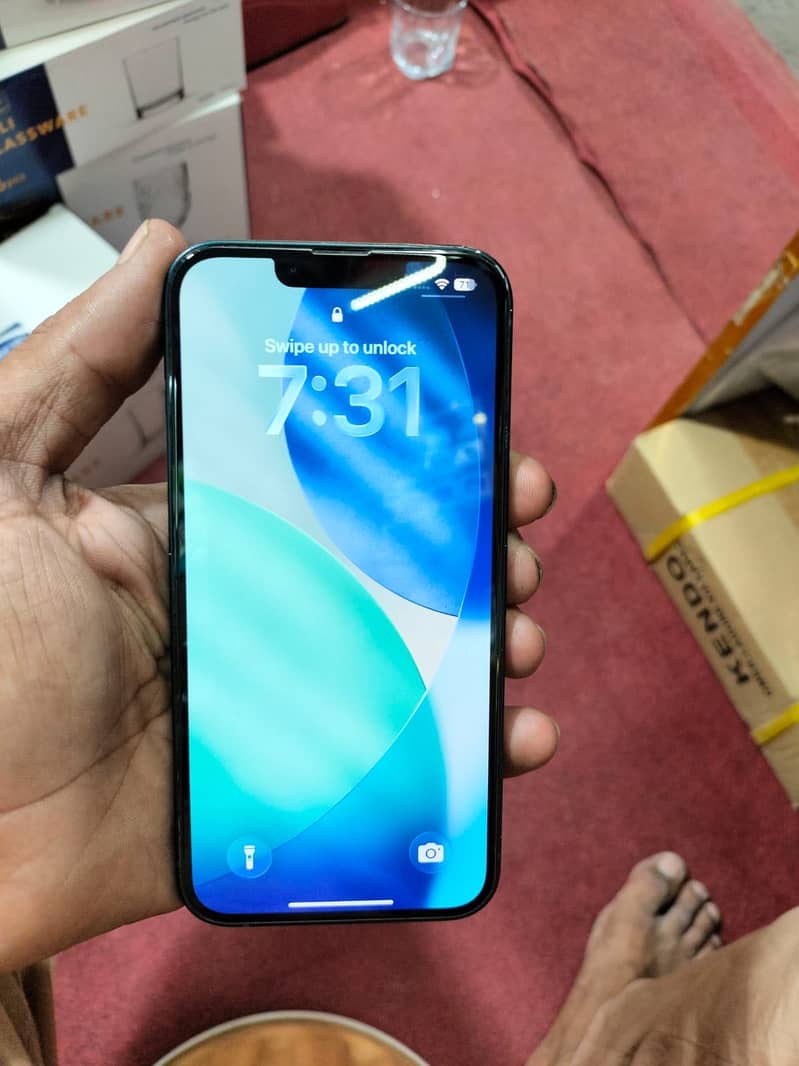 Apple iPhone 13 2