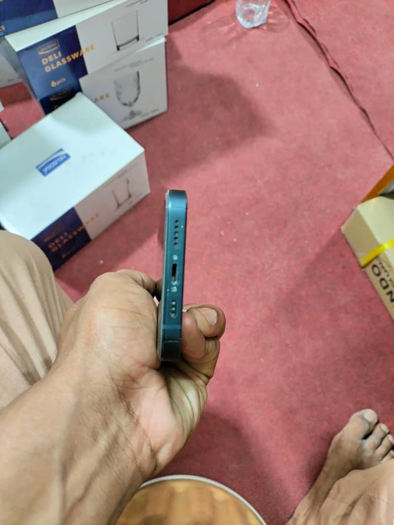 Apple iPhone 13 3