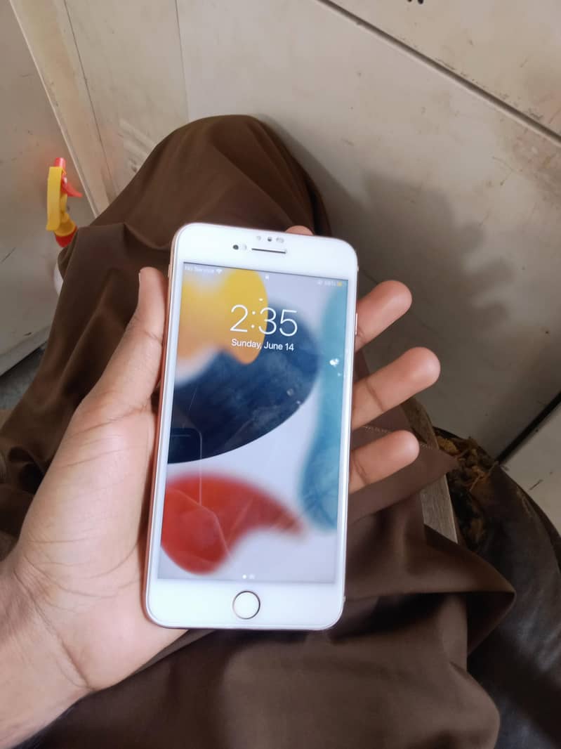 Apple iPhone 8 Plus 1