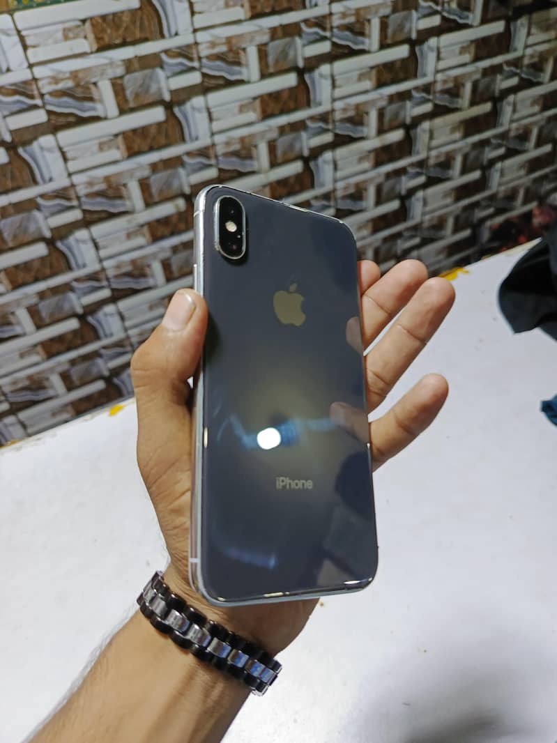 Apple iPhone X 4