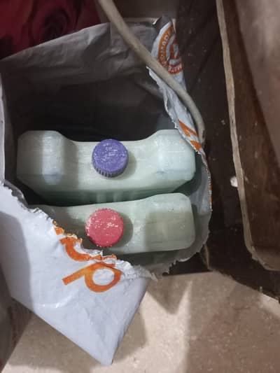 Cooler ice gel bottle