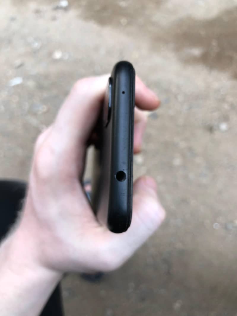 Google Pixel 4a 5
