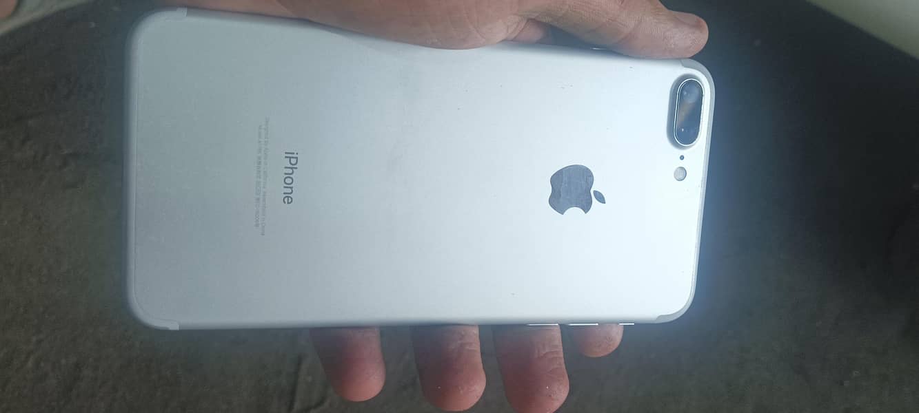 Apple iPhone 7 Plus 1