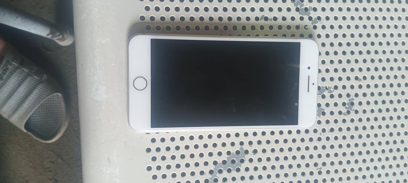Apple iPhone 7 Plus 6
