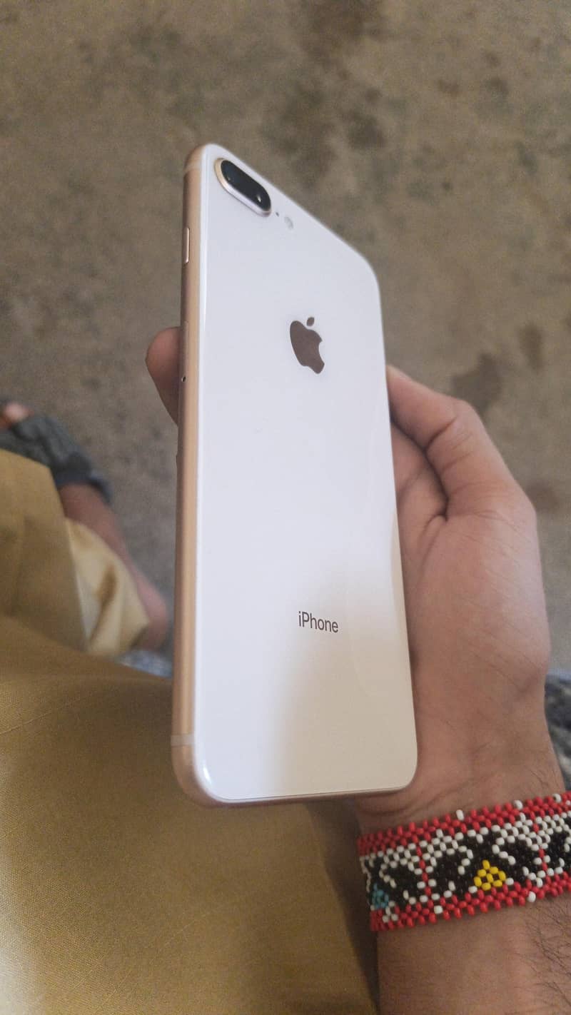 Apple iPhone 8 Plus 2