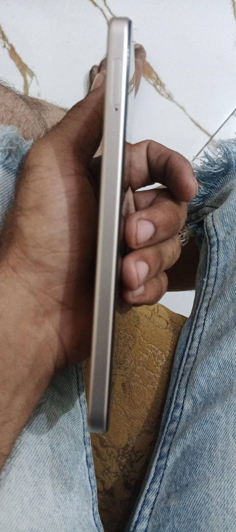 OPPO A6 2