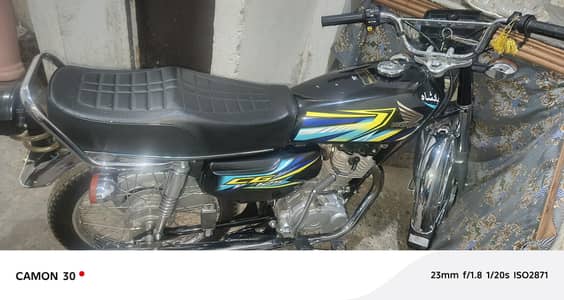 Honda 125 black