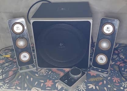 Logitech Z-4 2.1 Speaker System with Subwoofer