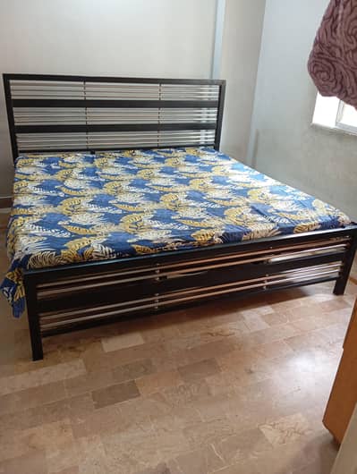 Modern 6x6 Metal Double Bed with Mattress
