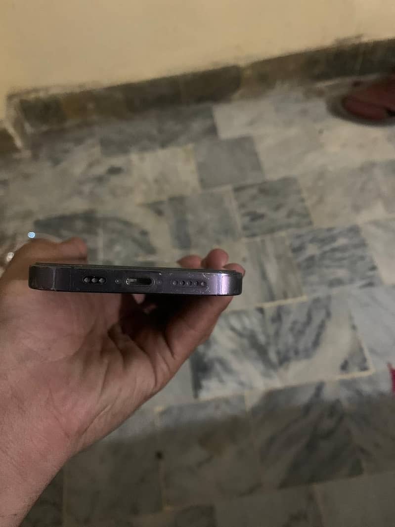 iPhone 14 Pro 0