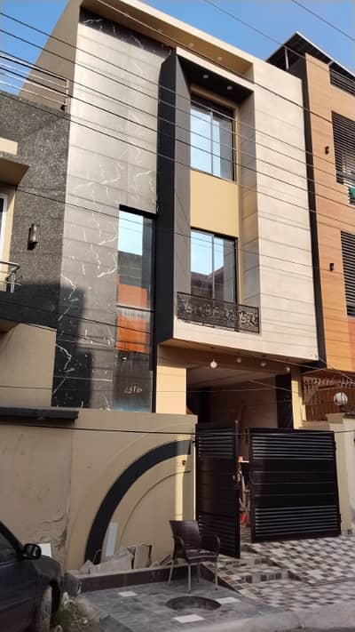 3 Marla Triple Story Outstanding Location House For Sale
