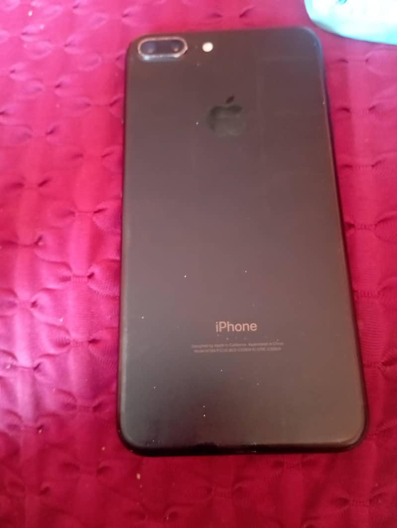 Apple iPhone 7 plus 1