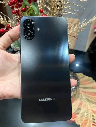 Samsung Mobile A07 5G 128 gb with box also with 6 month warranty