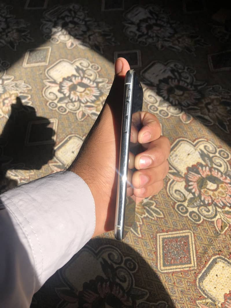 Apple iPhone X 2