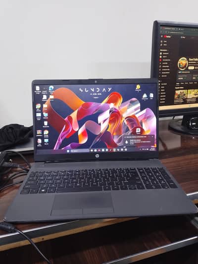 HP laptop Ryzen 5 5500u with Radeon graphics