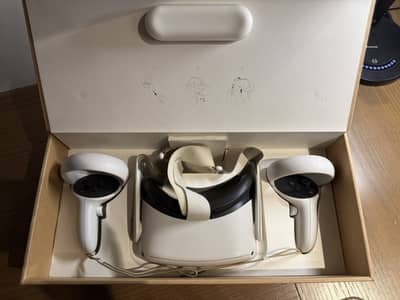 Meta Quest 2 VR Headset 128gb FOR SALE
