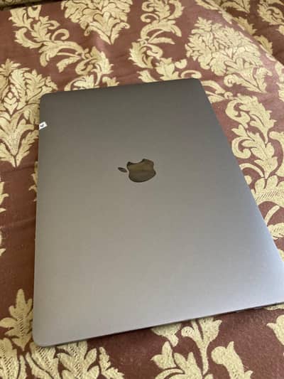 MacBook Pro 2017 Space Grey | Core i7 | 16GB RAM | 256GB SSD | Touch