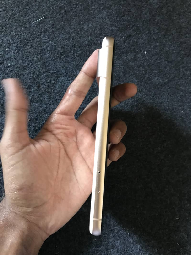 Google Pixel 8 4