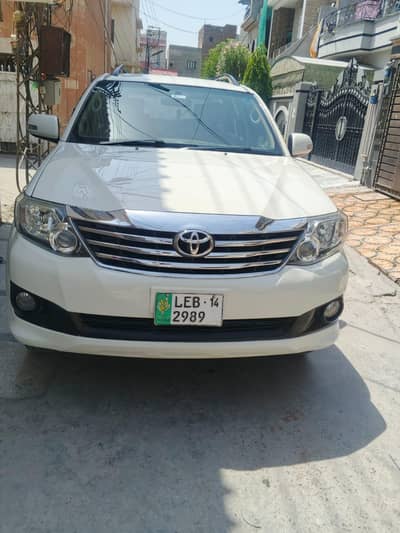 Toyota Fortuner V 2014