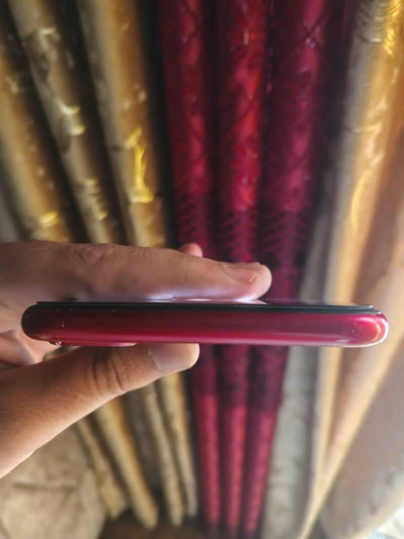 Apple iPhone 8 Plus 4