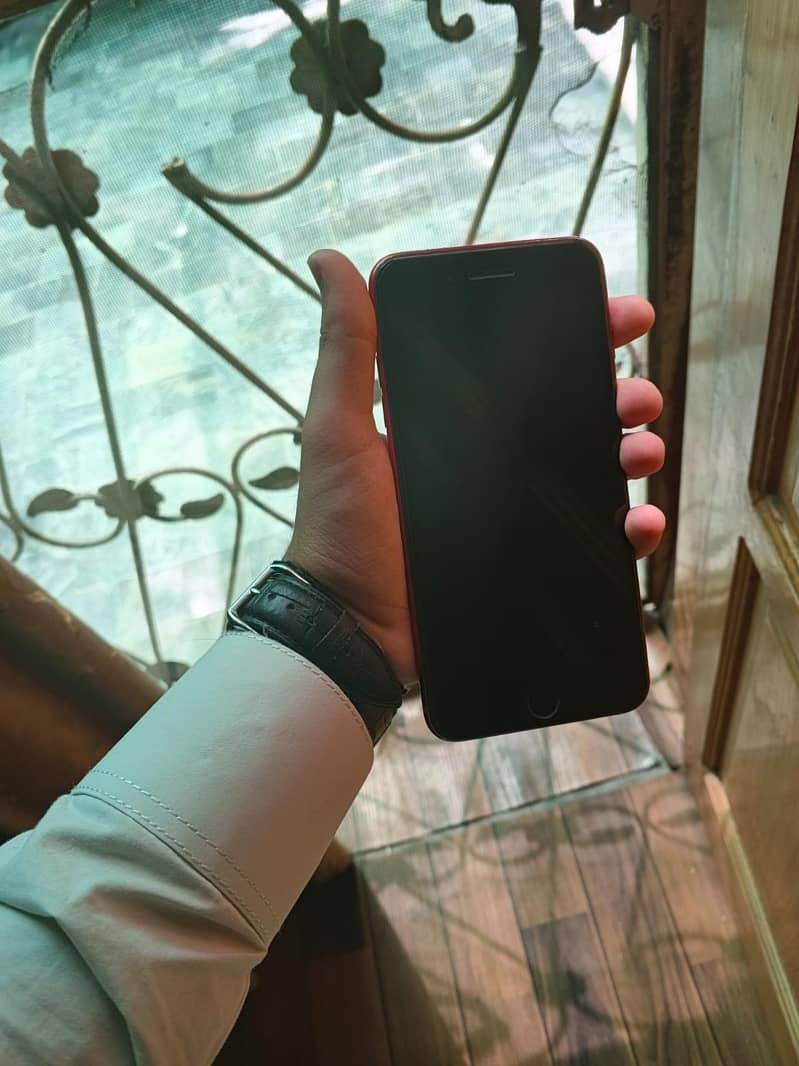 Apple iPhone 8 Plus 5