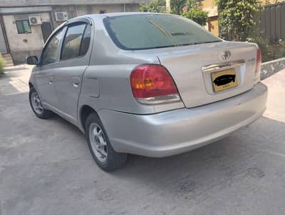 Toyota Platz 2005