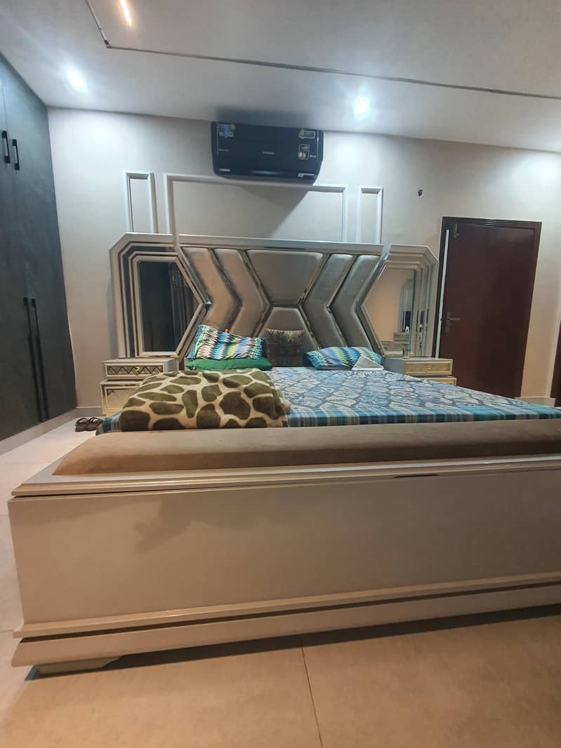 selling bed with dressing table 3