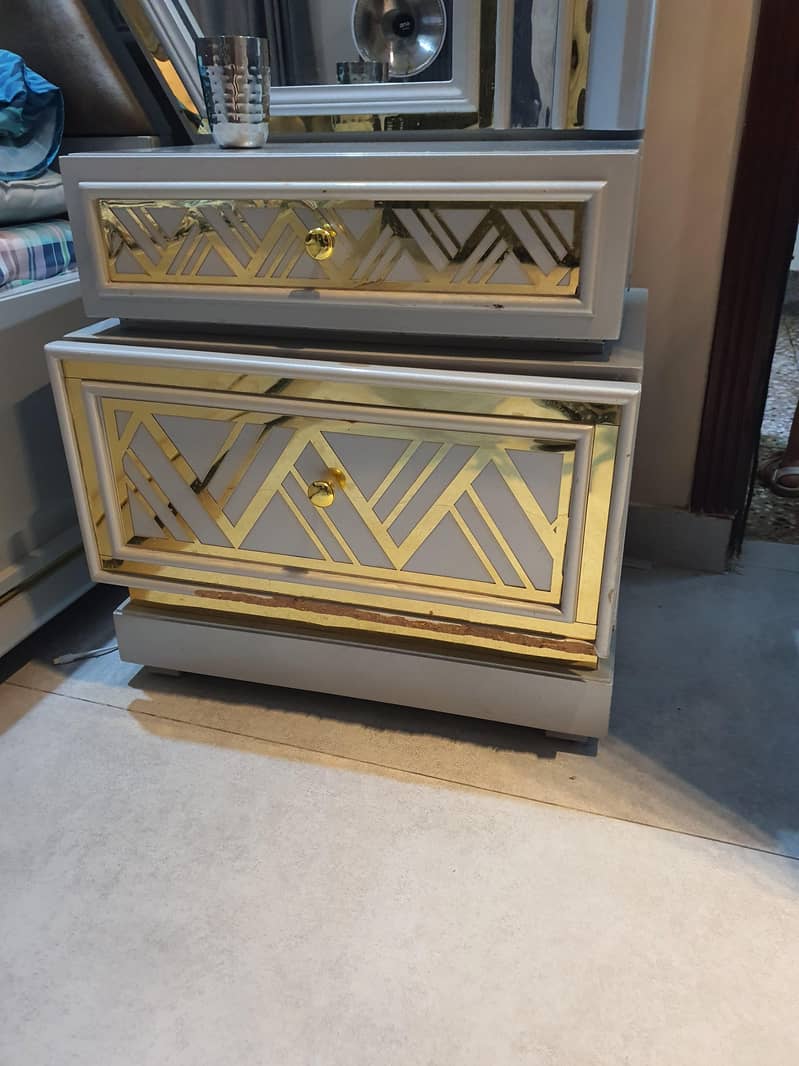 selling bed with dressing table 4