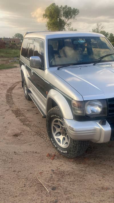 Mitsubishi Pajero 1991