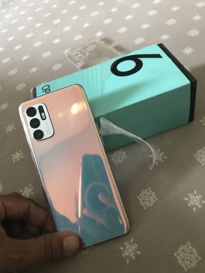 OPPO Reno6
