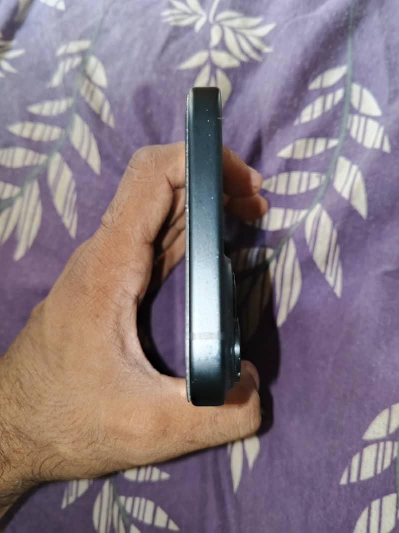 Apple iPhone 15 plus 2