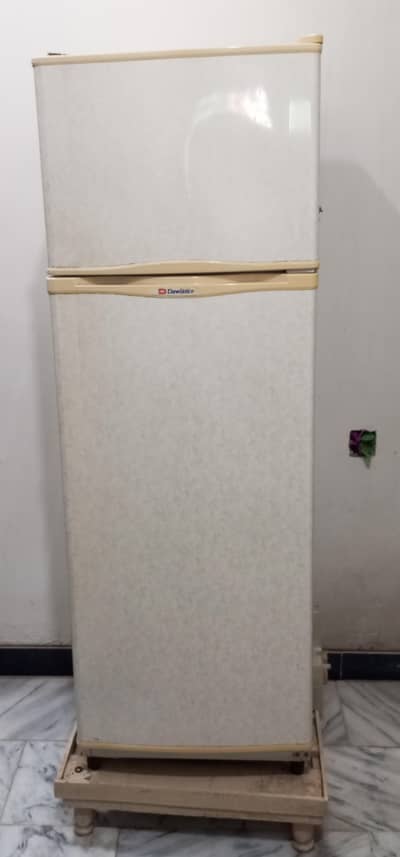 Dawlance Refrigerator For sale ( Gas Leakage Problem)